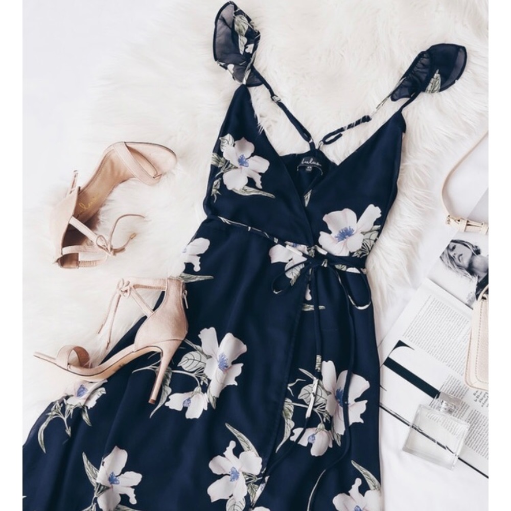 Lulu’s blue maxi floral dress